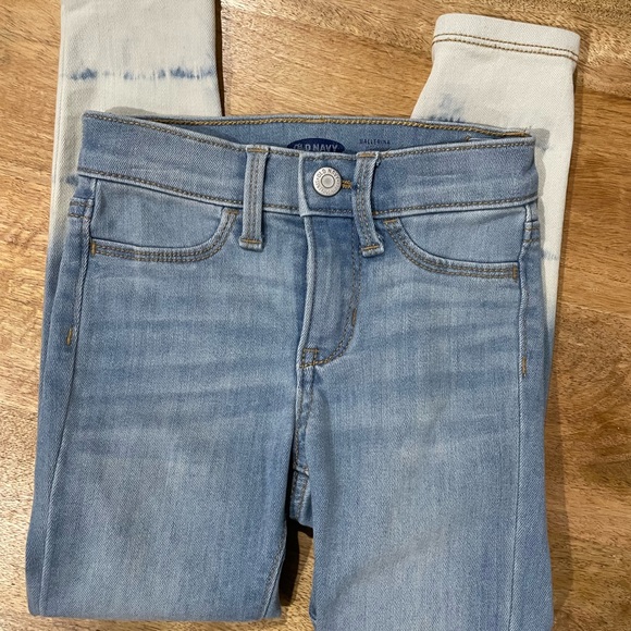 Old Navy - Little Girl Two-Toned Denim - Picture 5 of 5